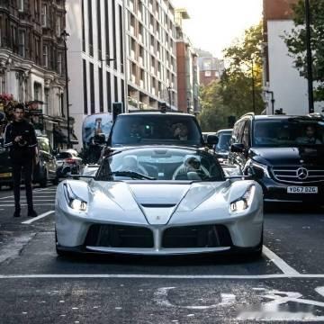 法拉利Laferrari Aperta，高颜值！ ​​​