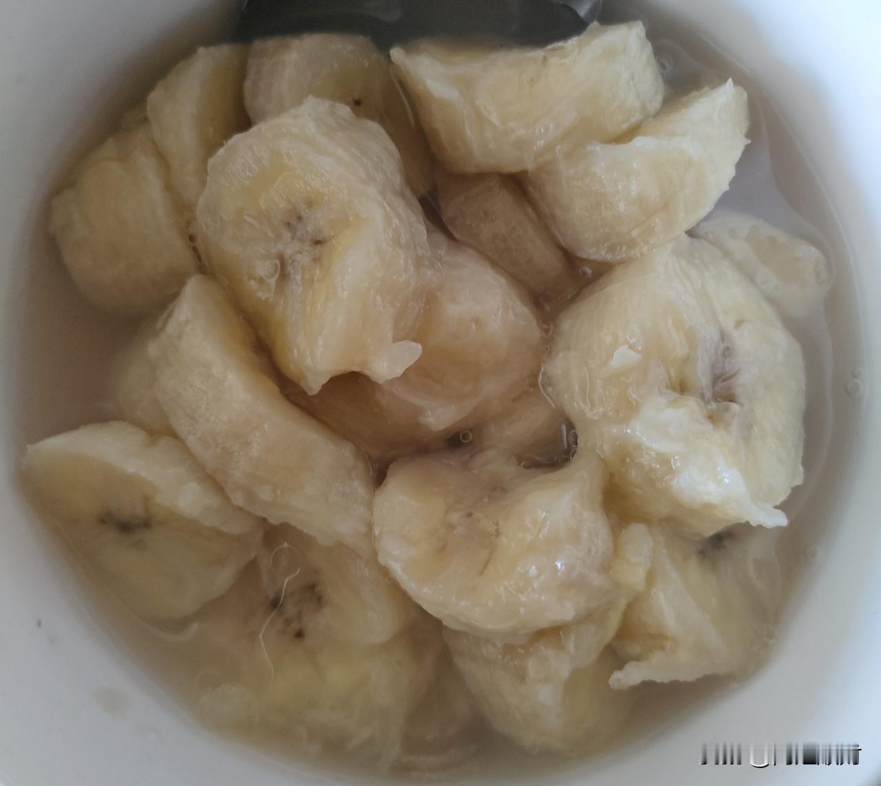 我也是出息了，香蕉也蒸着吃了。
生病了，啥胃口都没有，本来肠胃功能就不太强，东西
