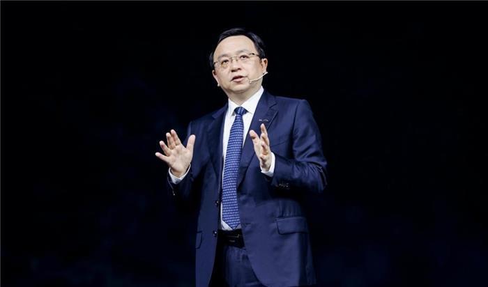 近日，比亚迪董事长王传福在财报沟通会议上首次透露，比亚迪目前正在研发第二代刀片电