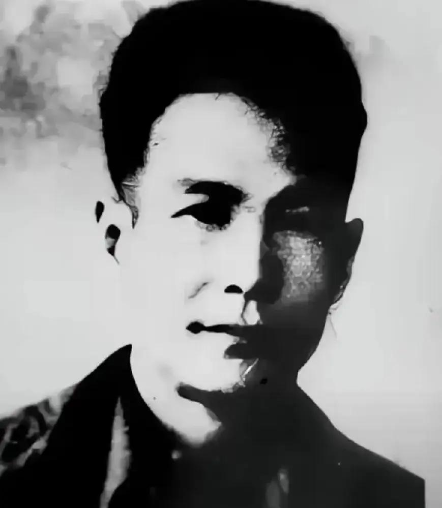 1948年，狱医刘石人到女牢诊病，刚到门口，一女犯突然趔趄摔倒在他身上，并迅速塞