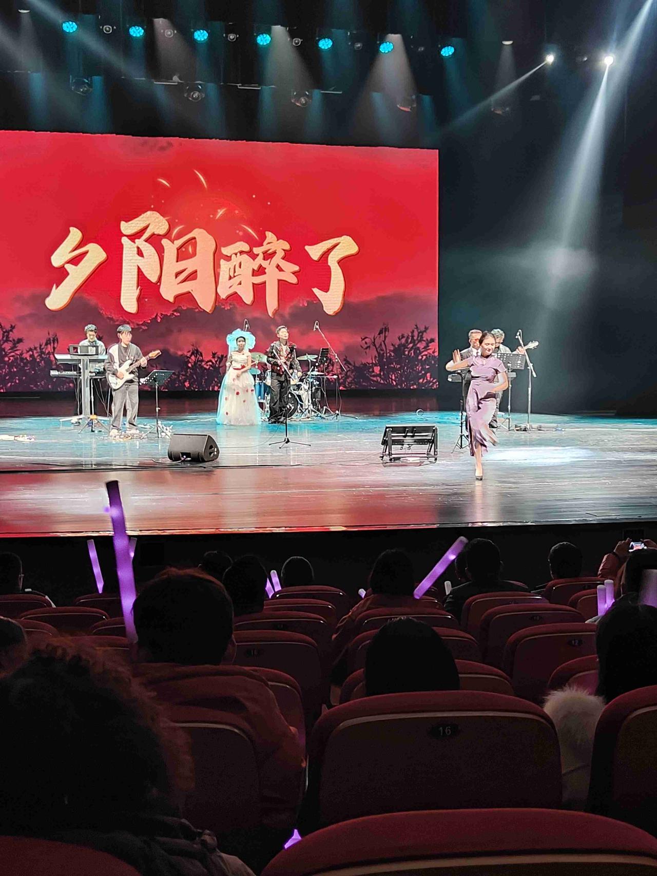 我的今日状态：😁轻松愉快
我这里的天气：☀️晴天