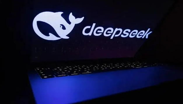 微信正在灰测接入DeepSeek R1模型。对此，腾讯方面2月16日回应记者称，