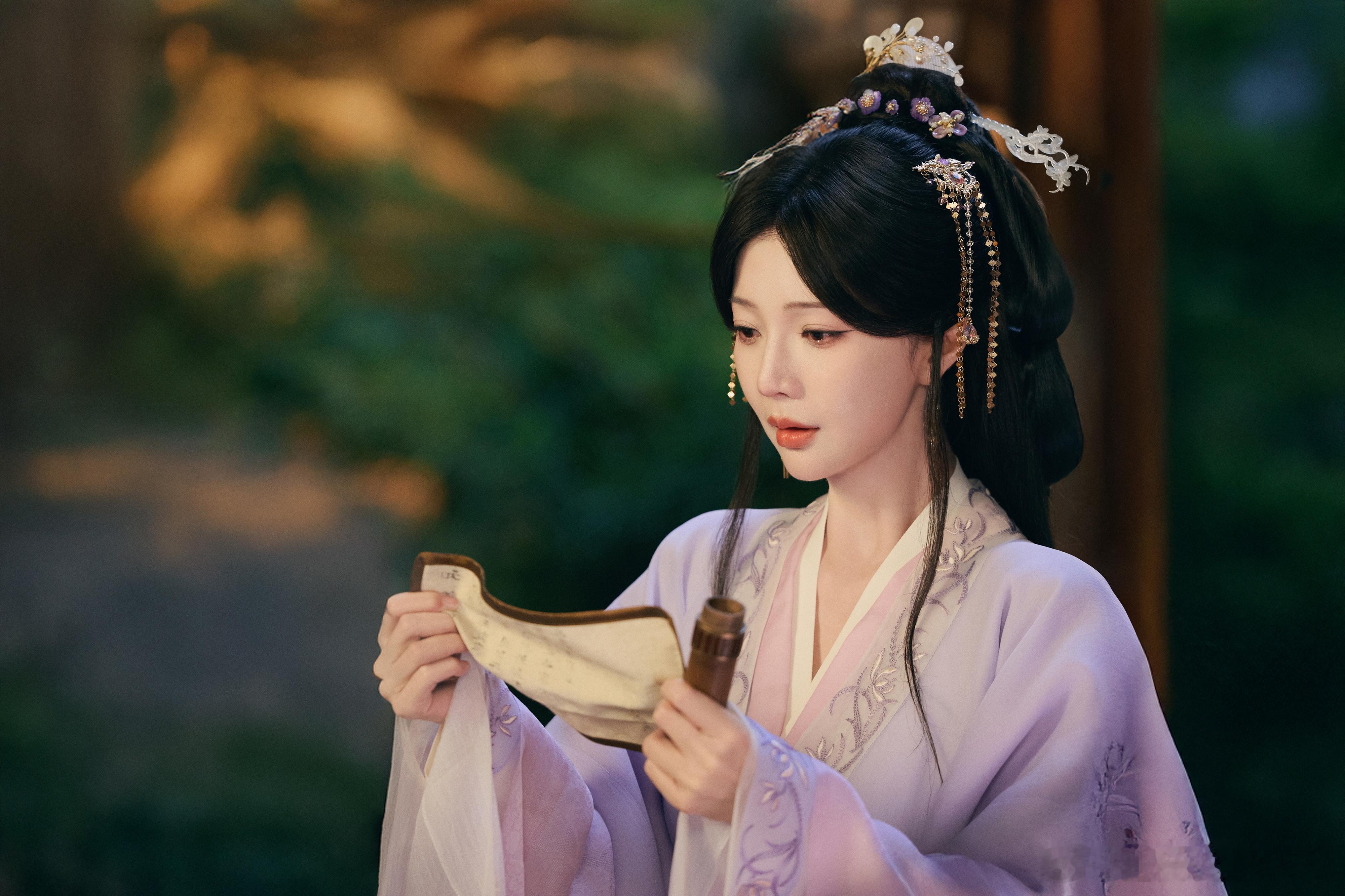 雀骨陶昕然郑雅文对峙压迫感好强郑雅文把悲愤全部抒发出来，眼眶泛红难以平复，陶昕然