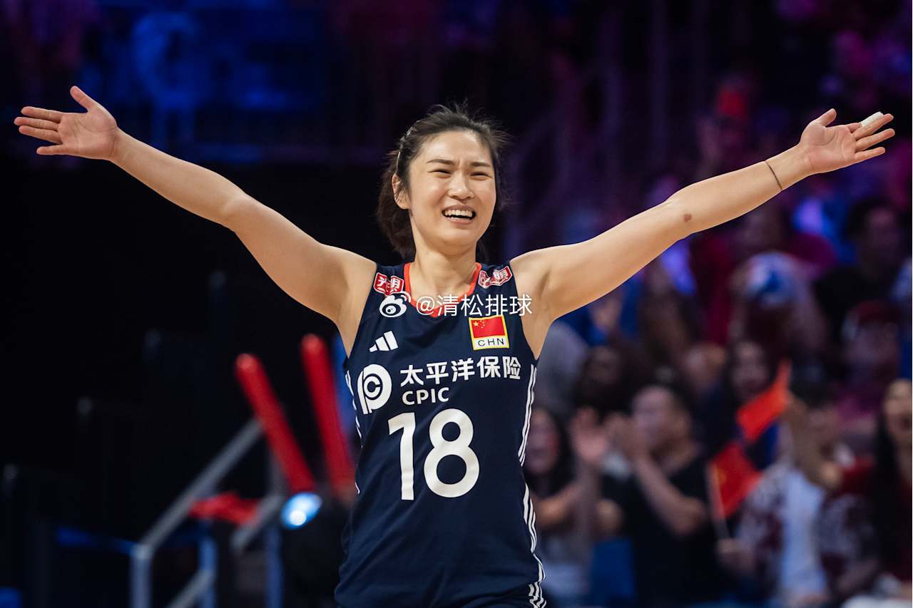 曾遭受过畸形“饭圈文化”侵扰的中国女排队员王梦洁谈了自身经历，她表示，畸形“饭圈