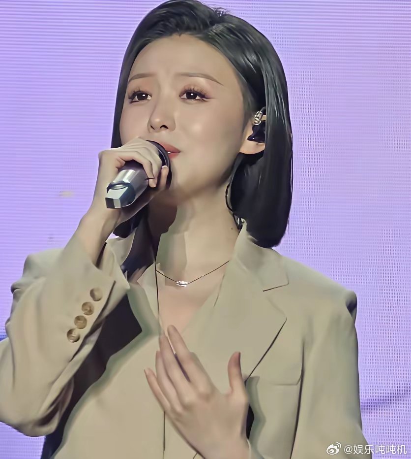 悦之无因，何以不倾心。徐子尧和赵天蔚四川眉山群星演唱会气场全开，3月22日下午，