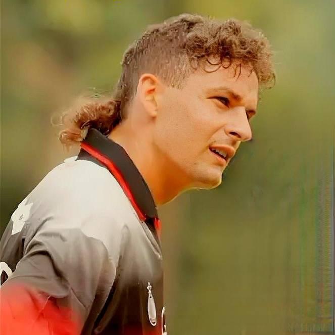 兰帕德：最喜欢巴乔！
老球迷还记得兰帕德吗？兰帕德是前英格兰、切尔西名宿，但很多