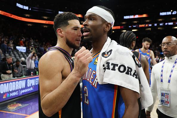 俄克拉荷马城雷霆在周一以131比122击败菲尼克斯太阳，完成首轮横扫，强势晋级。