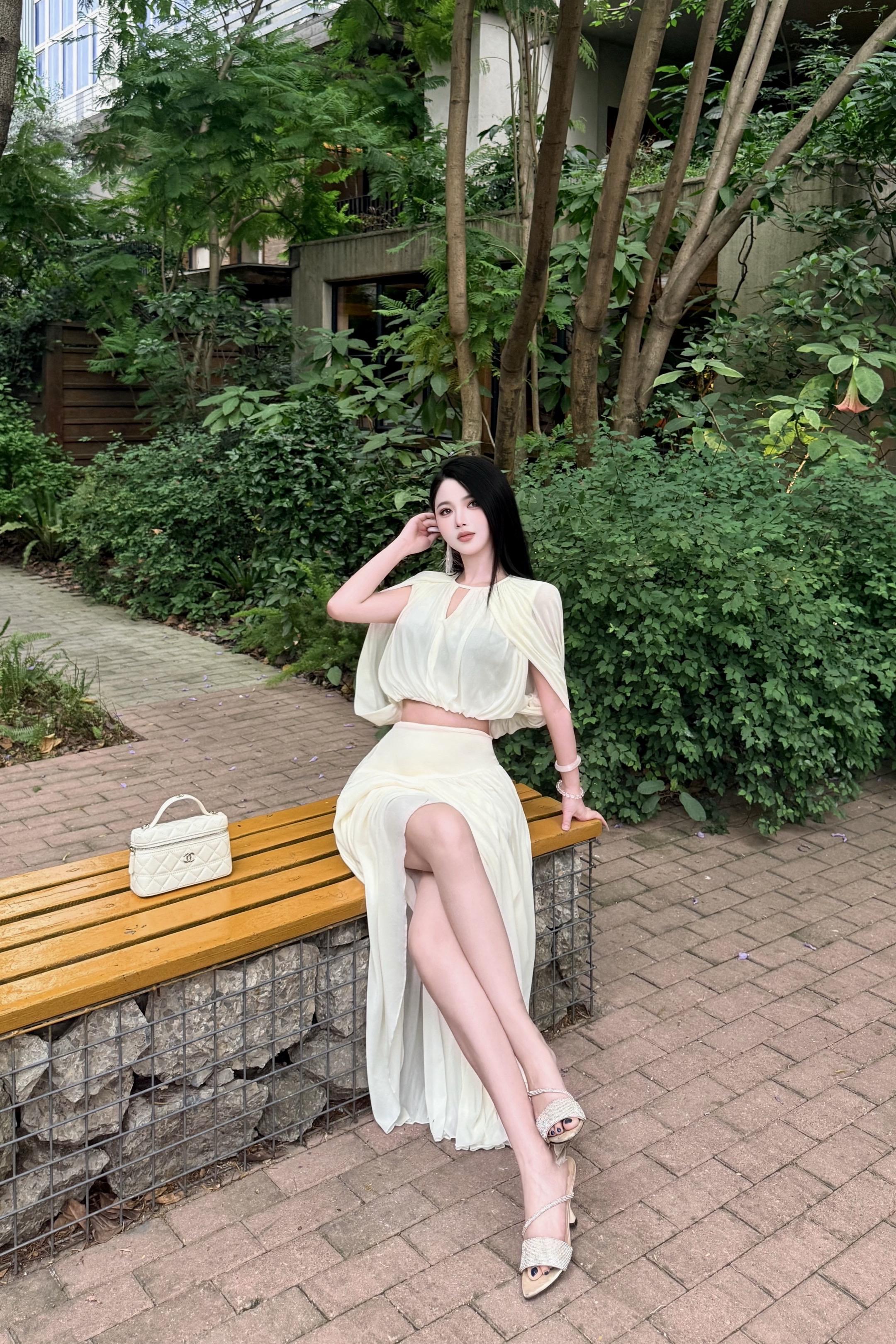 五千只股票你都选不出五只赚钱的 却妄想在十四亿里找唯一