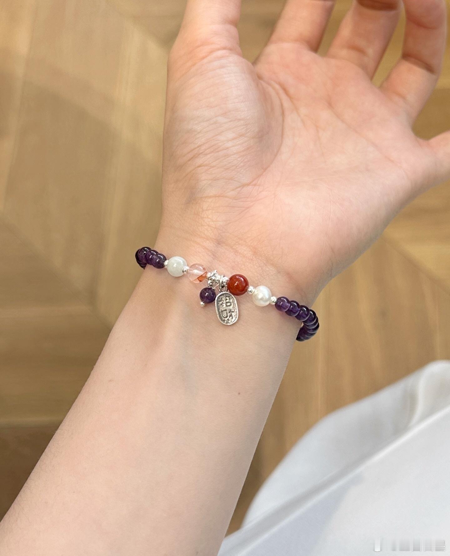 上班族、备考党看过来✨这串紫水晶真的太适配了！帮你理清杂乱思绪、专注度拉满，脑子