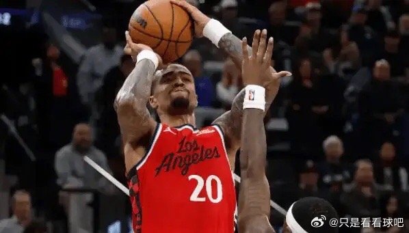 科林斯——越来越好的 4 号位答案快船最近开始北伐，除了小卡打出联盟顶级的表现，