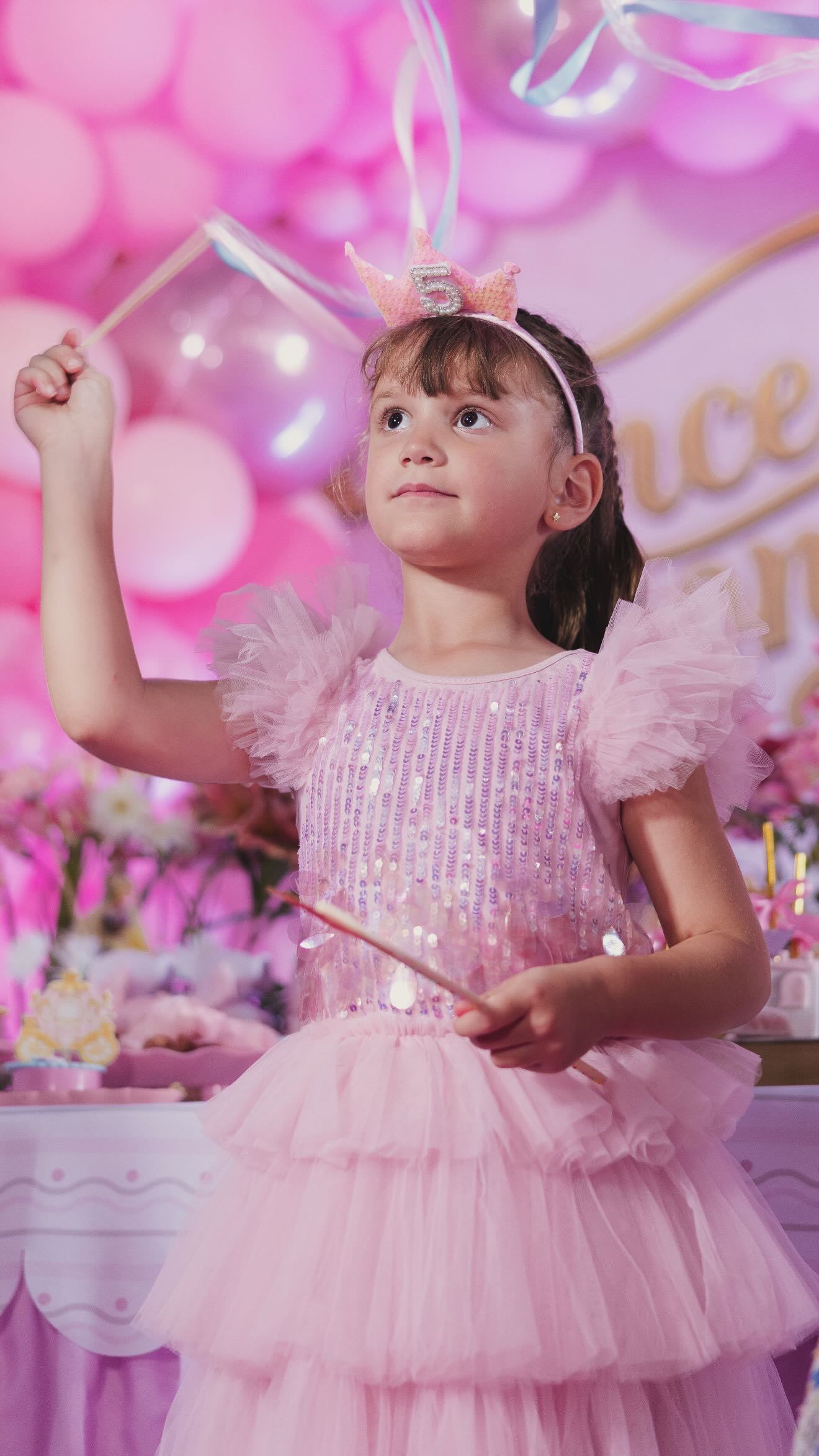 Ava生日快乐🎂💗💖💝幸运小公主挥动魔法棒🪄✨给爸爸和婷带来好运吧🎊