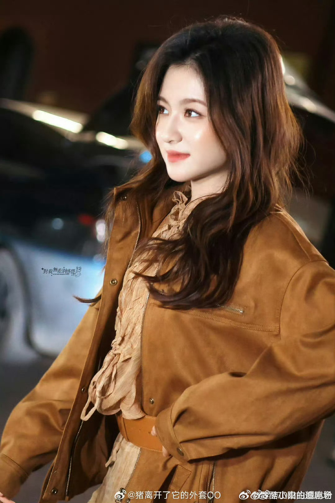 李兰迪直播出场 小镇上来了位女作家李兰迪直播出场是春日暴击！小镇女作家设定超贴脸