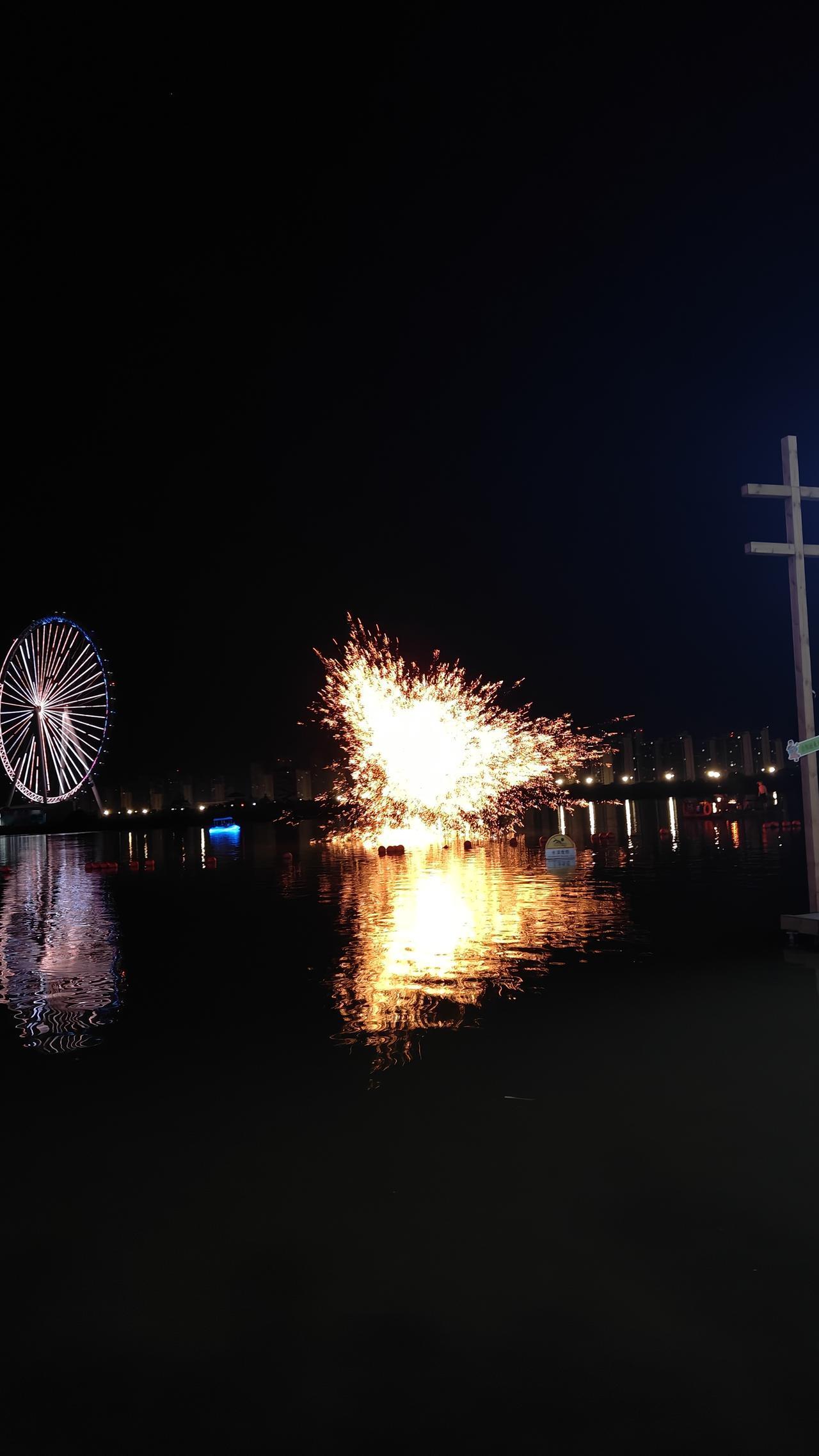 打铁花打出一只蝴蝶🦋