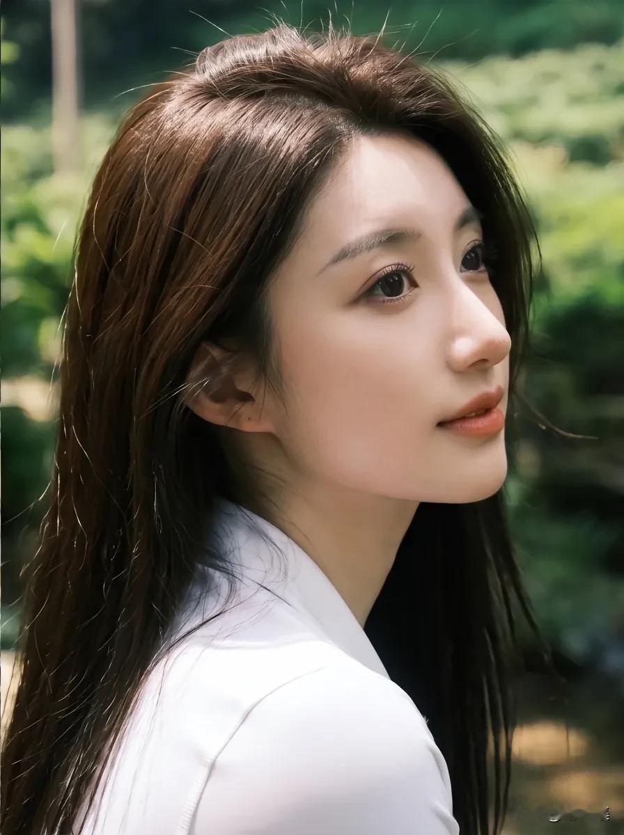 温柔少女，静谧时光，自然之美