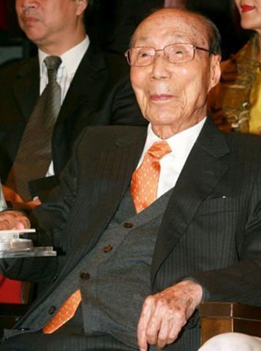 人老了才会明白：“不管你有多少钱，有多大的房，人老了，其实到了75岁左右，好日子