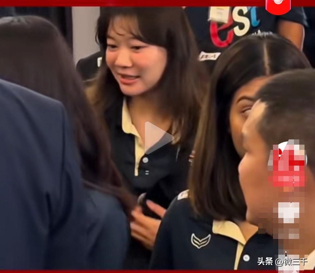 其实泰国女排队员中不全是像3号、11号那样的大块头、高颧骨，也有一些符合东方审美