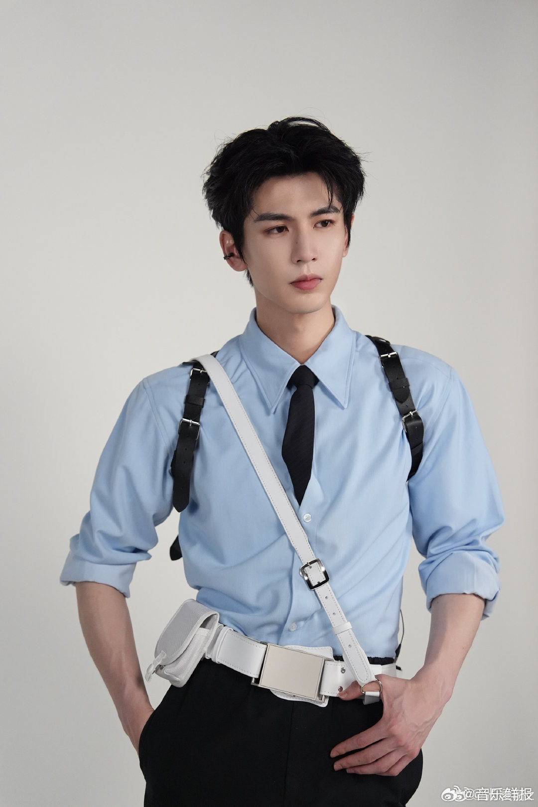颜值被低估的男明星top5平时很少被提起长相，认真翻图才发现，这位男星的五官精致