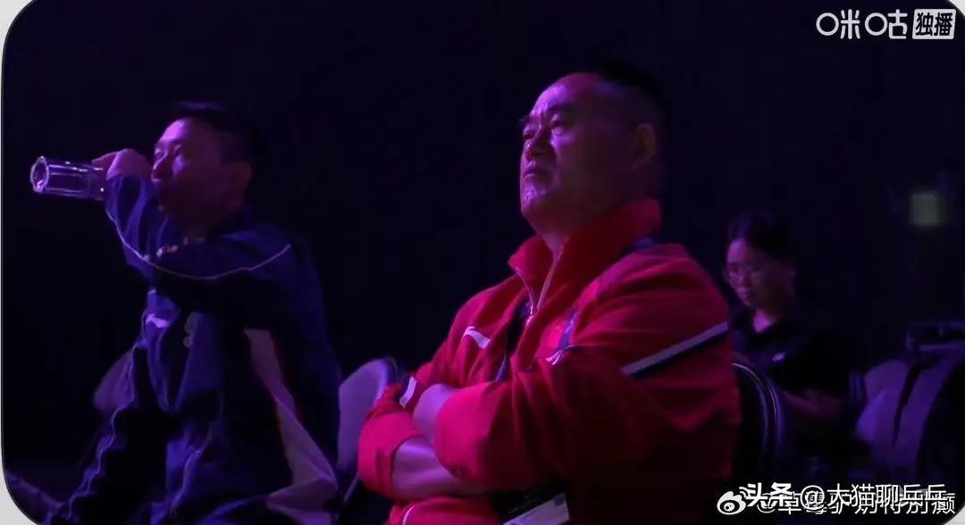 蒯曼被同同打惨了，于子洋“气”的猛灌水

这站蒯曼状态不赖，上一轮还4比1掀翻了