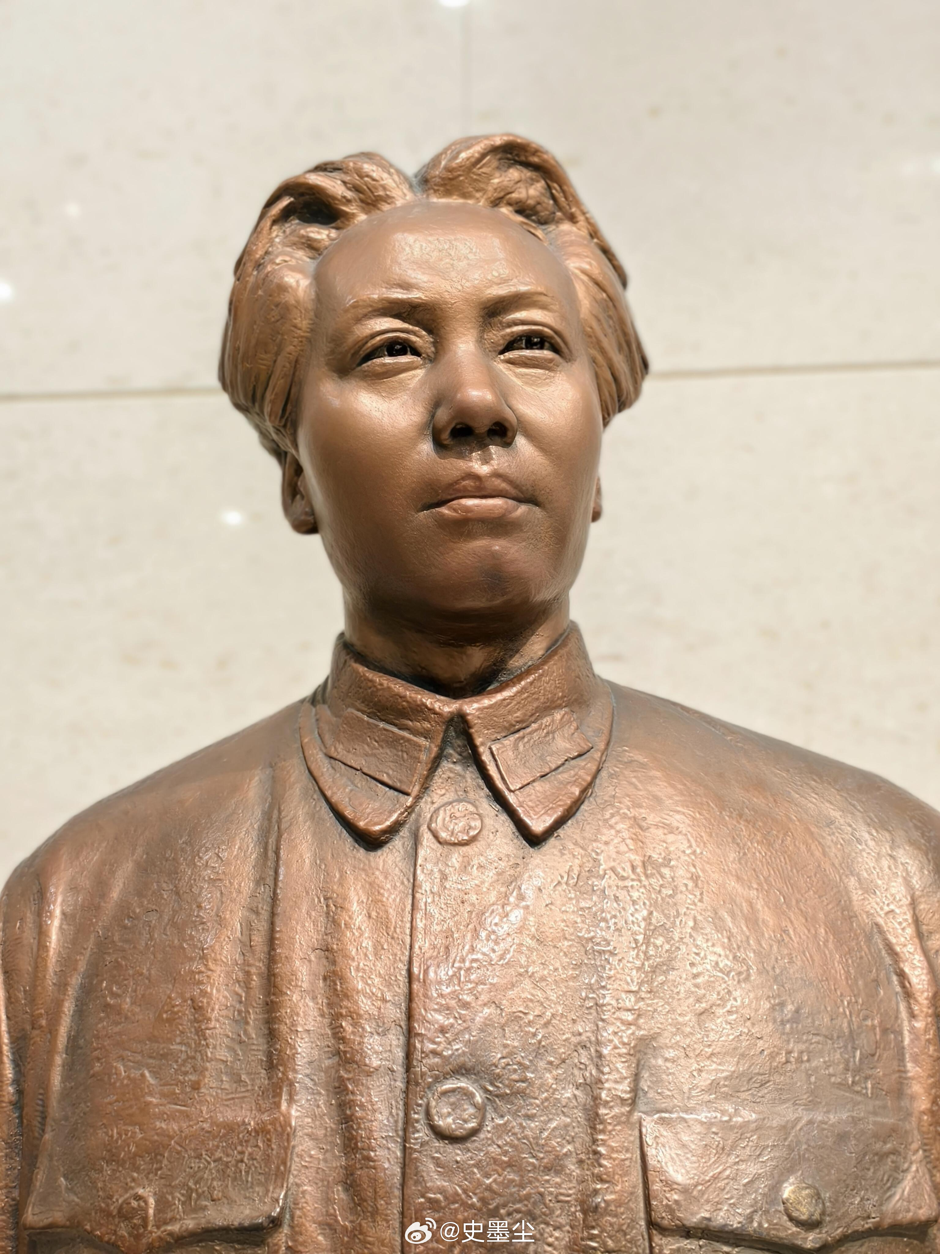 很多人对他其实压根不是误解，是没能力理解！！！很多人被人一忽悠，就来攻击教员，压