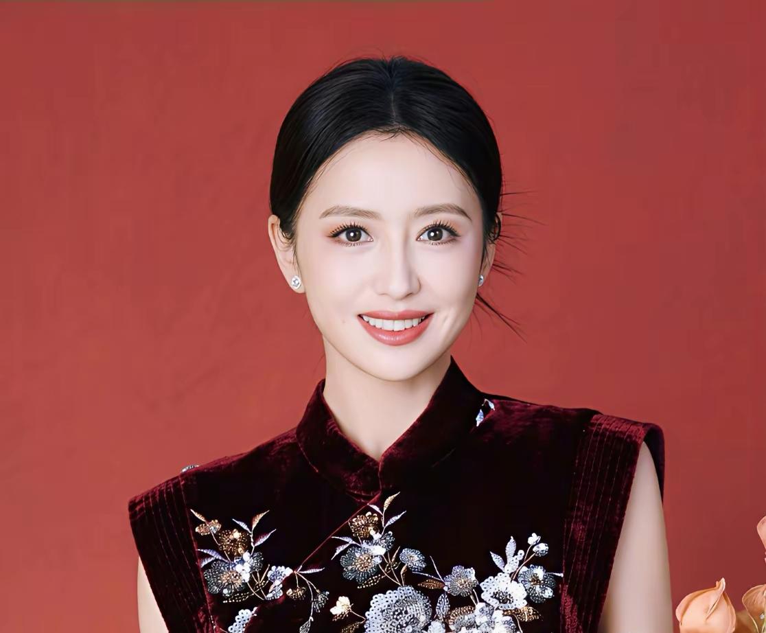 佟丽娅的舞台太炸了  谁还没被佟丽娅的舞剧圈粉？
 
4月4日深夜，热搜突然被她