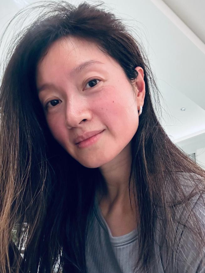 哇塞！

9 月 25 日，朱亚文妻子沈佳妮罕见分享送女儿上学日常，称把娃 “扔