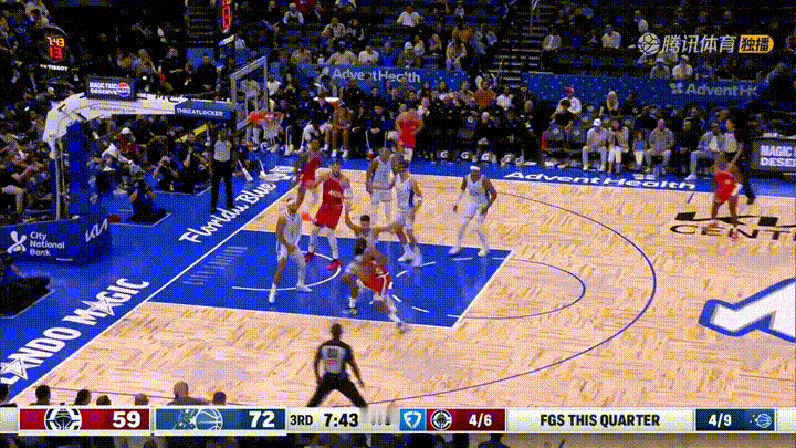 快船超级中锋祖巴茨真是太生猛了！在今天快船客场挑战魔术的比赛中，当时比赛进行到了