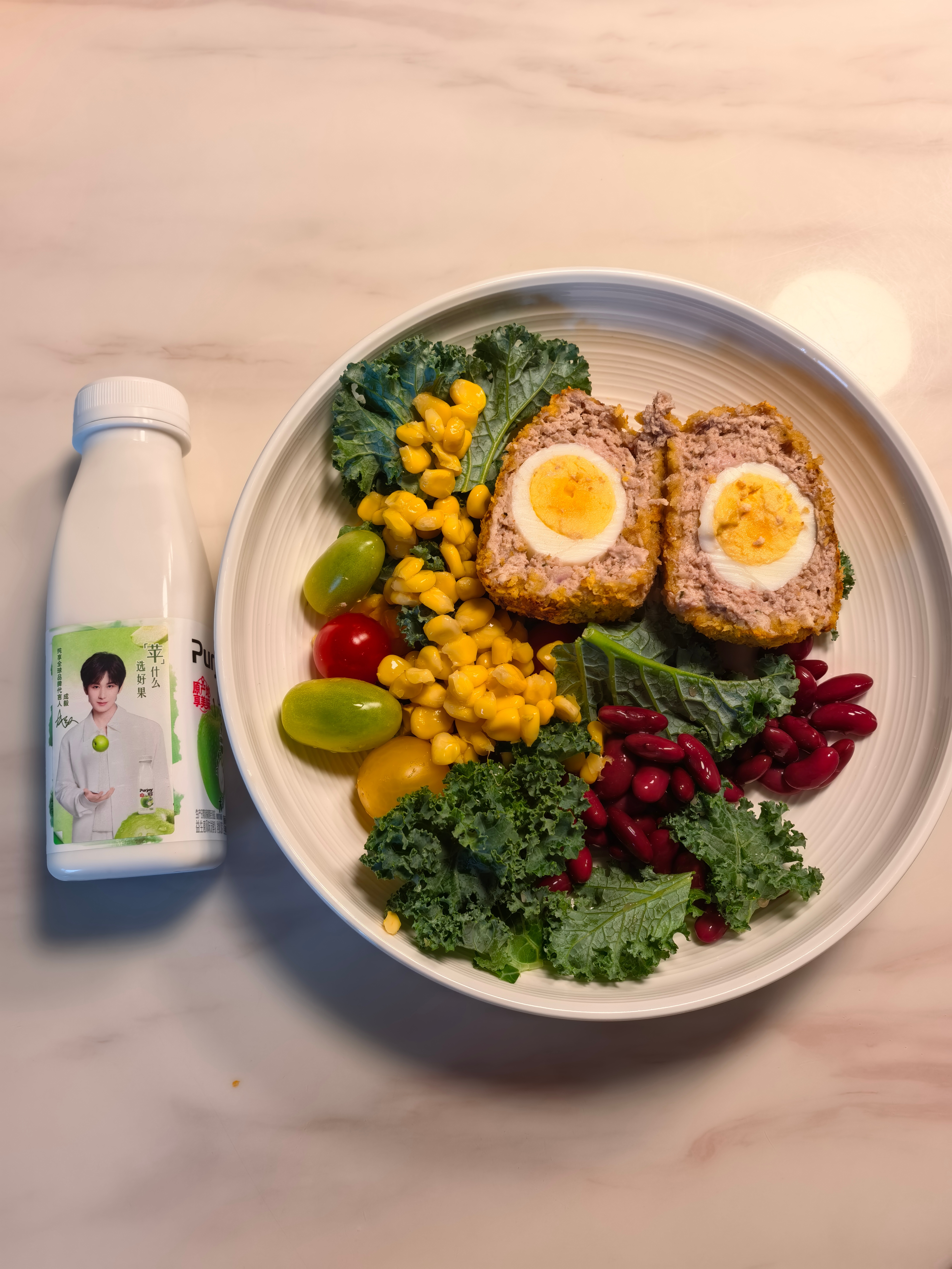 早餐：苏格兰蛋+纯享酸奶，减脂餐真不好吃，明天还是要把肉味道调一下，这个味道太寡