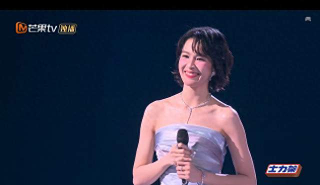 青春芒果夜上线，曾沛慈冠军秀全场大合唱，李小冉张月全开麦solo