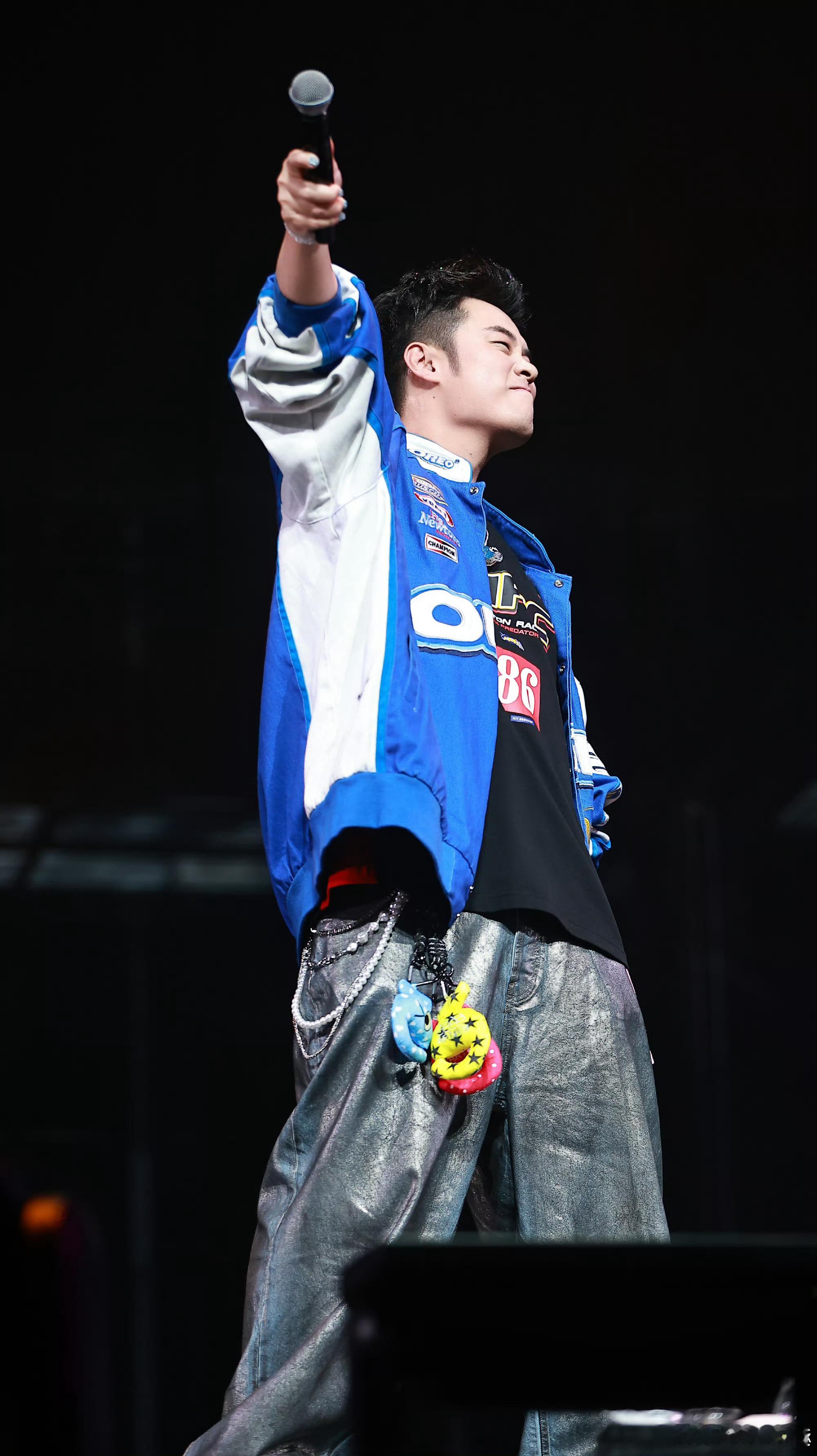 陈赫自驾vlog 谁还没看赫哥的自驾vlog我真的会伤心，全程都能感受到他那种不