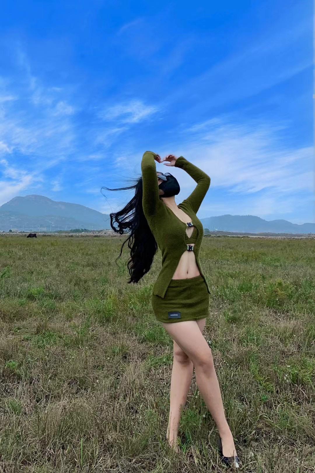 你只是太累了。 不是不努力，不是没本事， 只是一直在对抗自己，一直在压...