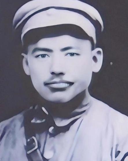 1949年，青海解放后，马步青认为故土难离，不愿意和马步芳出国，又不想去台湾寄人