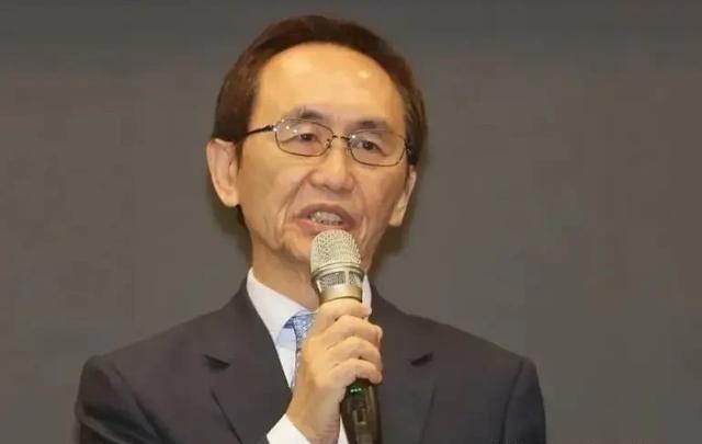 这下郑丽文真被架在火上烤了！台湾地区媒体人吴子嘉公开开炮：要真心搞两岸和平，立马