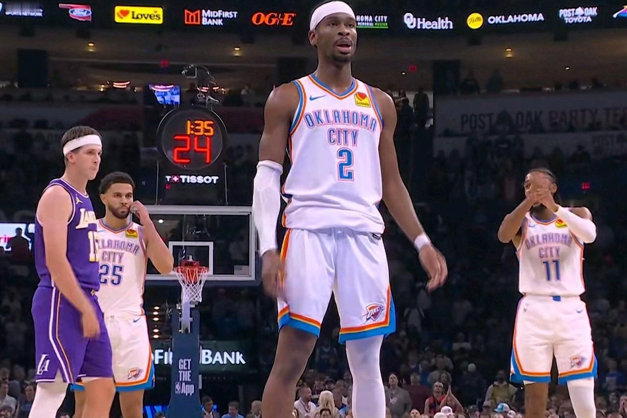 誰打誰崩，湖人也不例外！

离谱：在湖人客场挑战卫冕冠军雷霆的时候，第一节湖人1