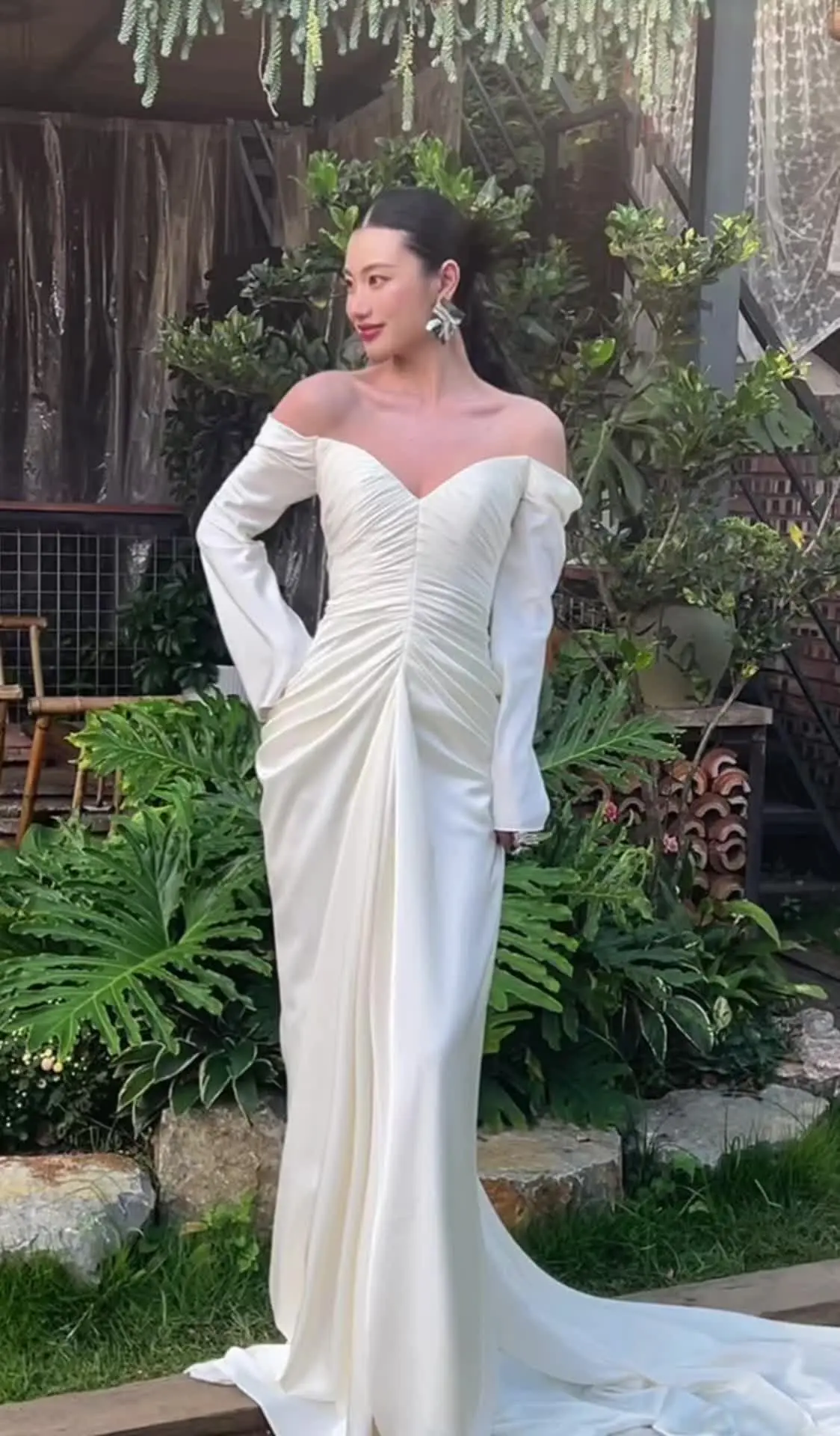 我会反复爱上我自己❤️ 一组非常美丽的目的地婚礼工作照，很可惜太忙了我...