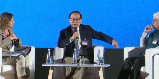 一名印度专家说:我去过中国很多次，很了解中国人。在他的表述中，中国和印度之间的习