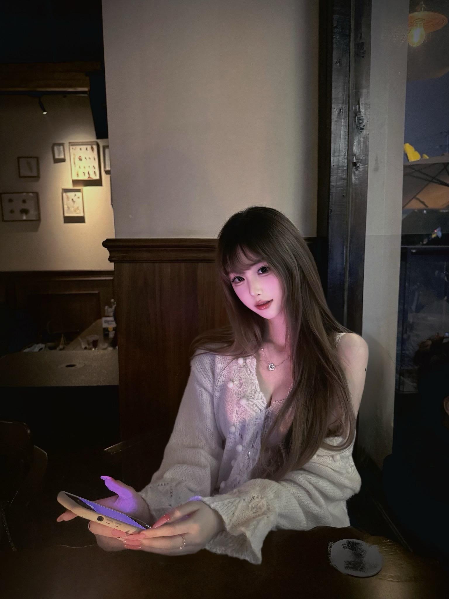 不是说讨厌我吗 怎么靠近我还闭眼了