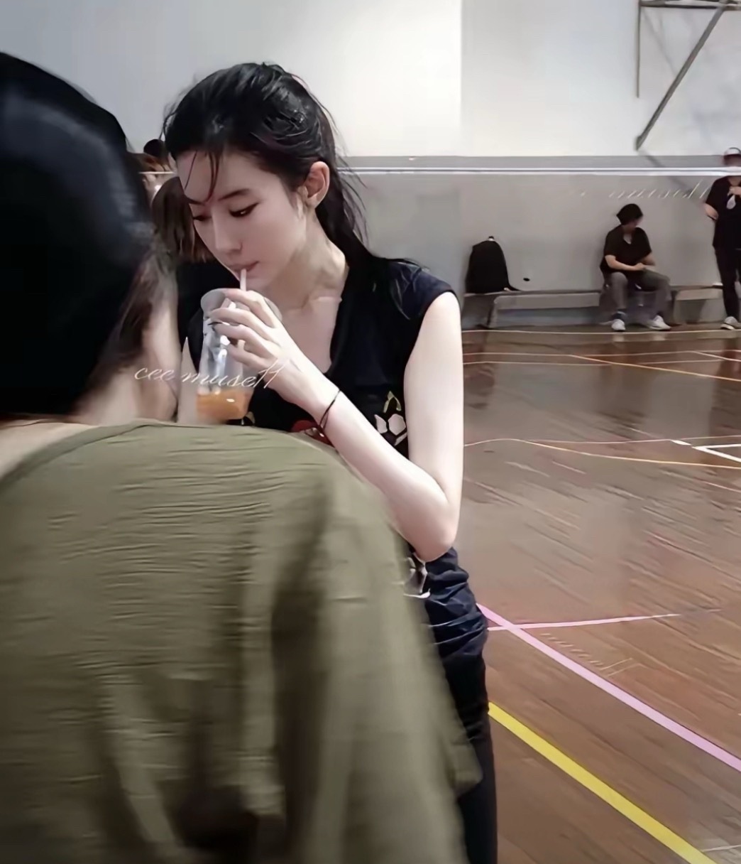 刘亦菲不愧是神仙姐姐，美得不可方物无法无天 