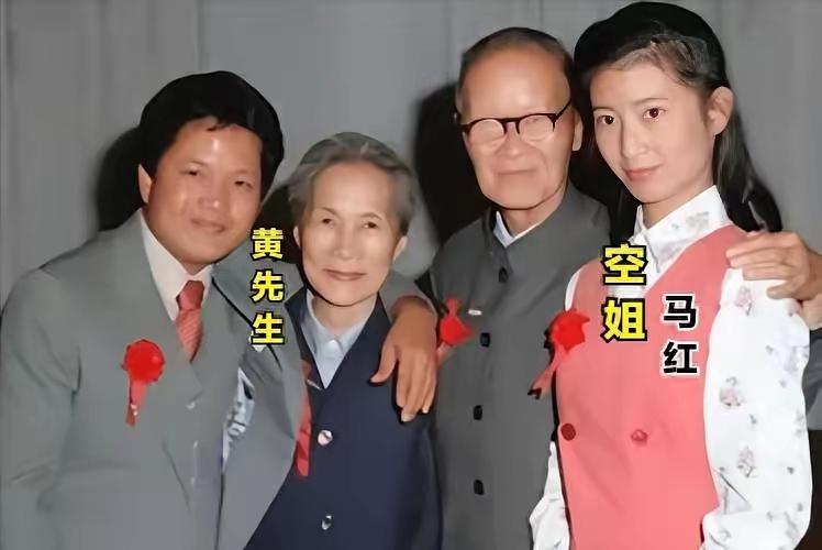 1981年驾机起义轰动两岸！国军少校飞行员娶绝美空姐，8年后妻子滞留美国不归，深