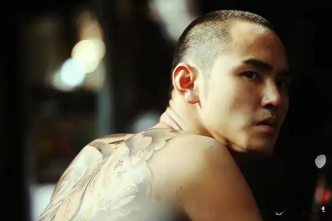 可谓“成也萧何、败也萧何”，10年前《艋舺》对阮经天正是如此。

当时阮经天力压