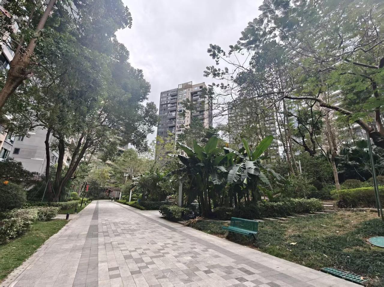 太古城好房，东南看海景，7折拍卖，138平 单价9.3万~

宝能太古城位于南山