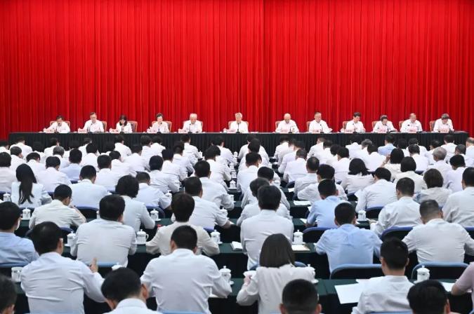 十五年后的中国，极有可能呈现如下景象：

1.若你生的是儿子，十五年后他娶媳妇时
