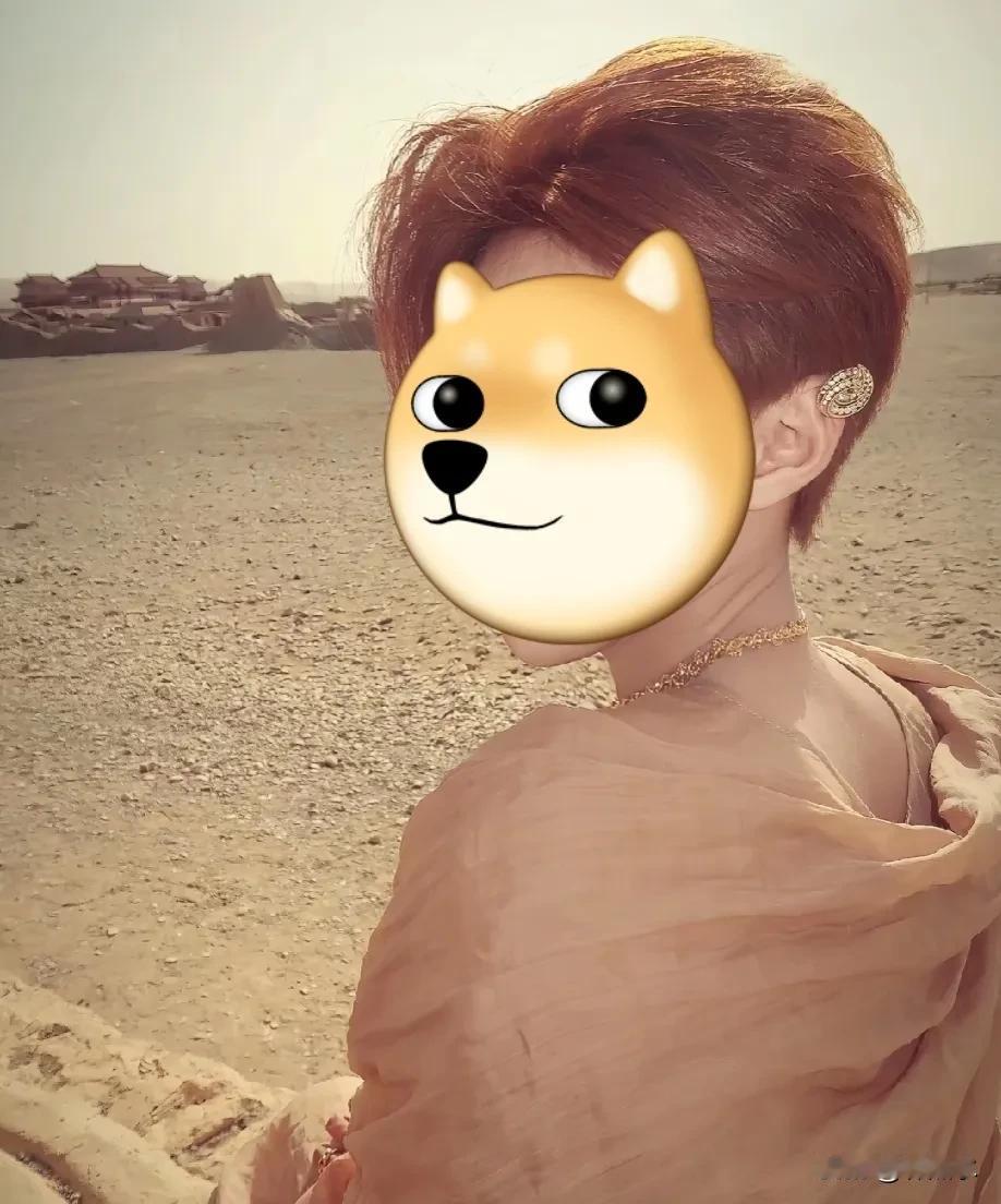 还有什么是网友发现不了的？[捂脸]
眼尖的网友发现某位大网红桌上有一瓶艾诺米替片