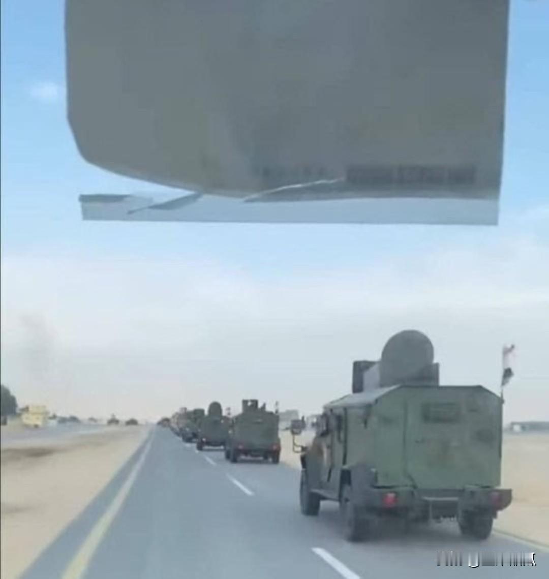叙利亚强援赶到。伊拉克什叶派民兵皮卡大军沿着公路跨境，为了打击极端分子，先头部分