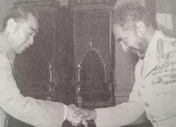 1964年，随周总理到埃塞俄比亚访问的人员发现，入住的皇宫竟只有两卧、一厅、一厕