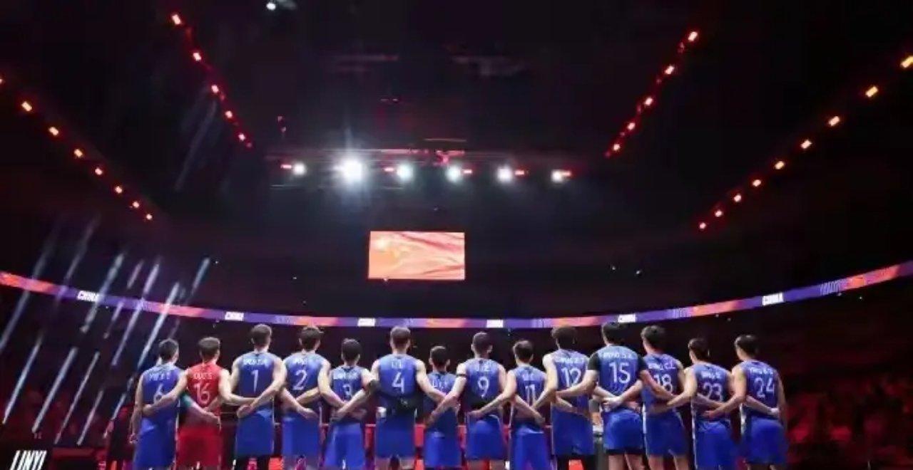 1胜11负，男排0-3不敌巴西排名倒数第一，黄子忠点评一针见血2026年世界男排