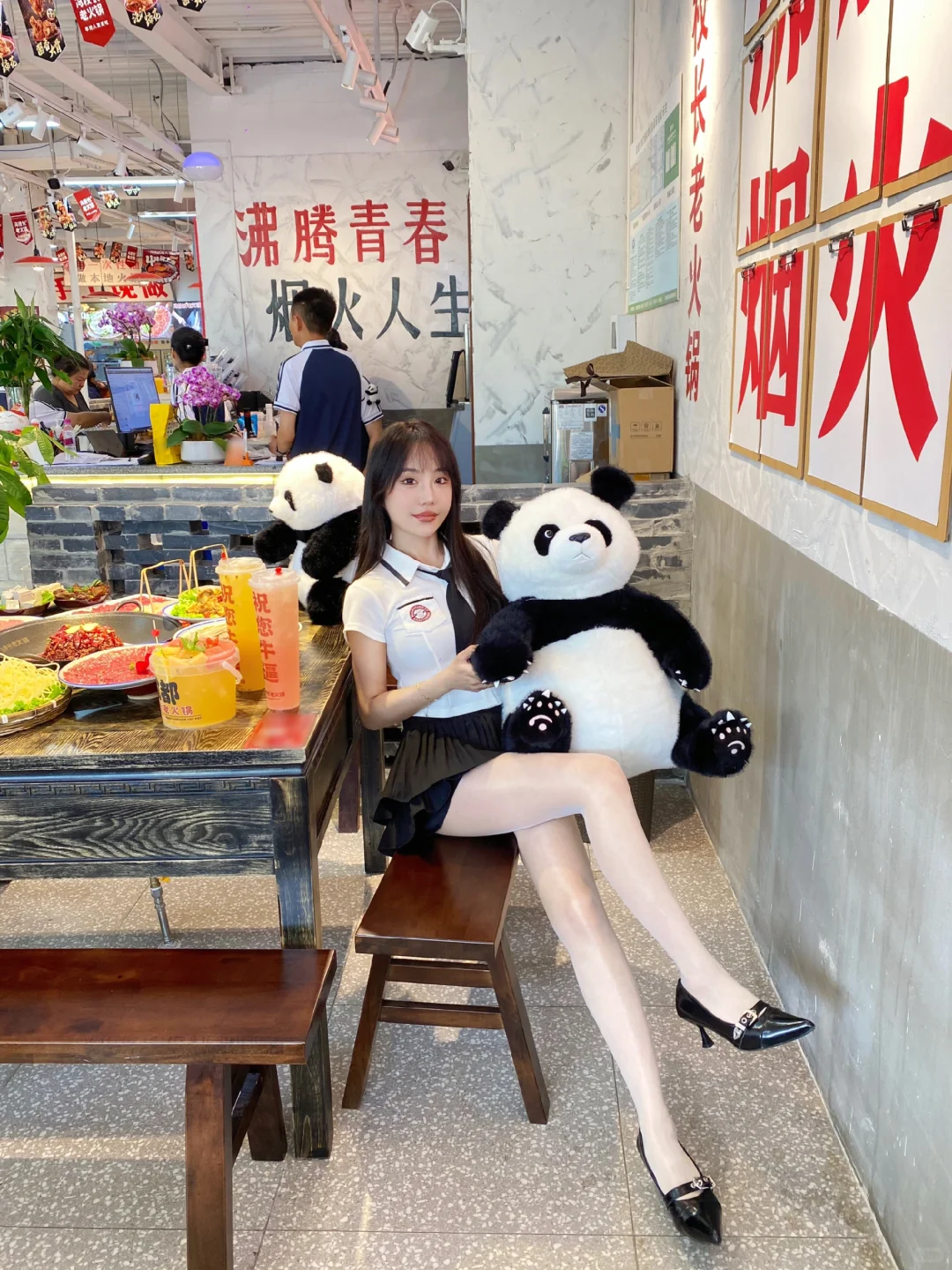 成都排队王来昆明了！谁吃谁快乐