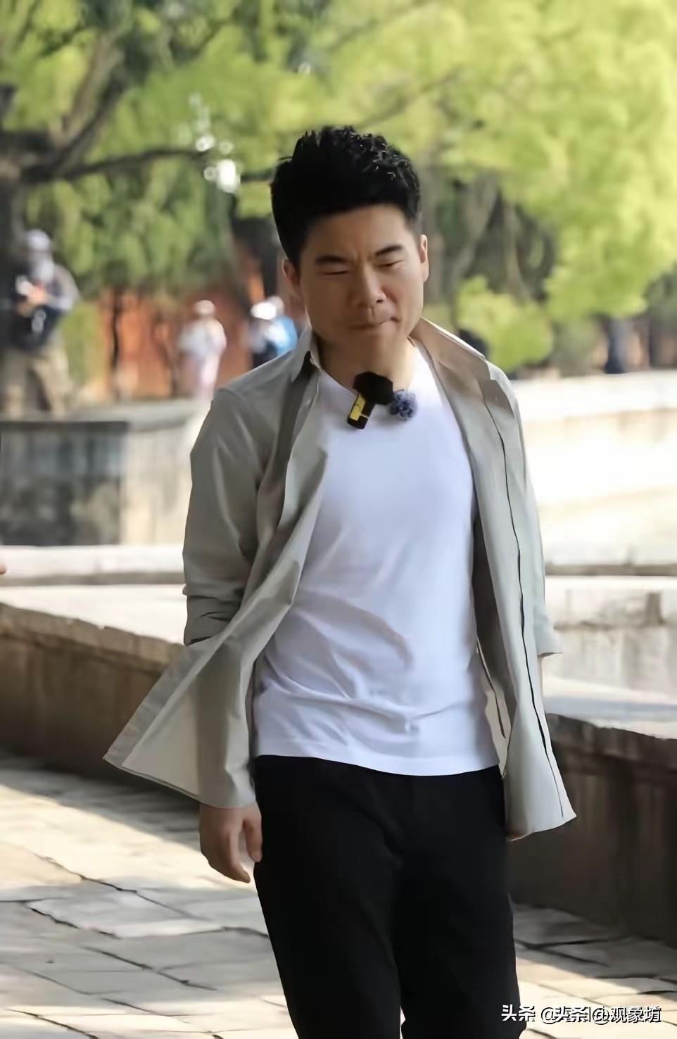 看董宇辉粉丝的出口成脏有多恶心，就知道董宇辉的出口成章有多虚伪！

最近有个现象