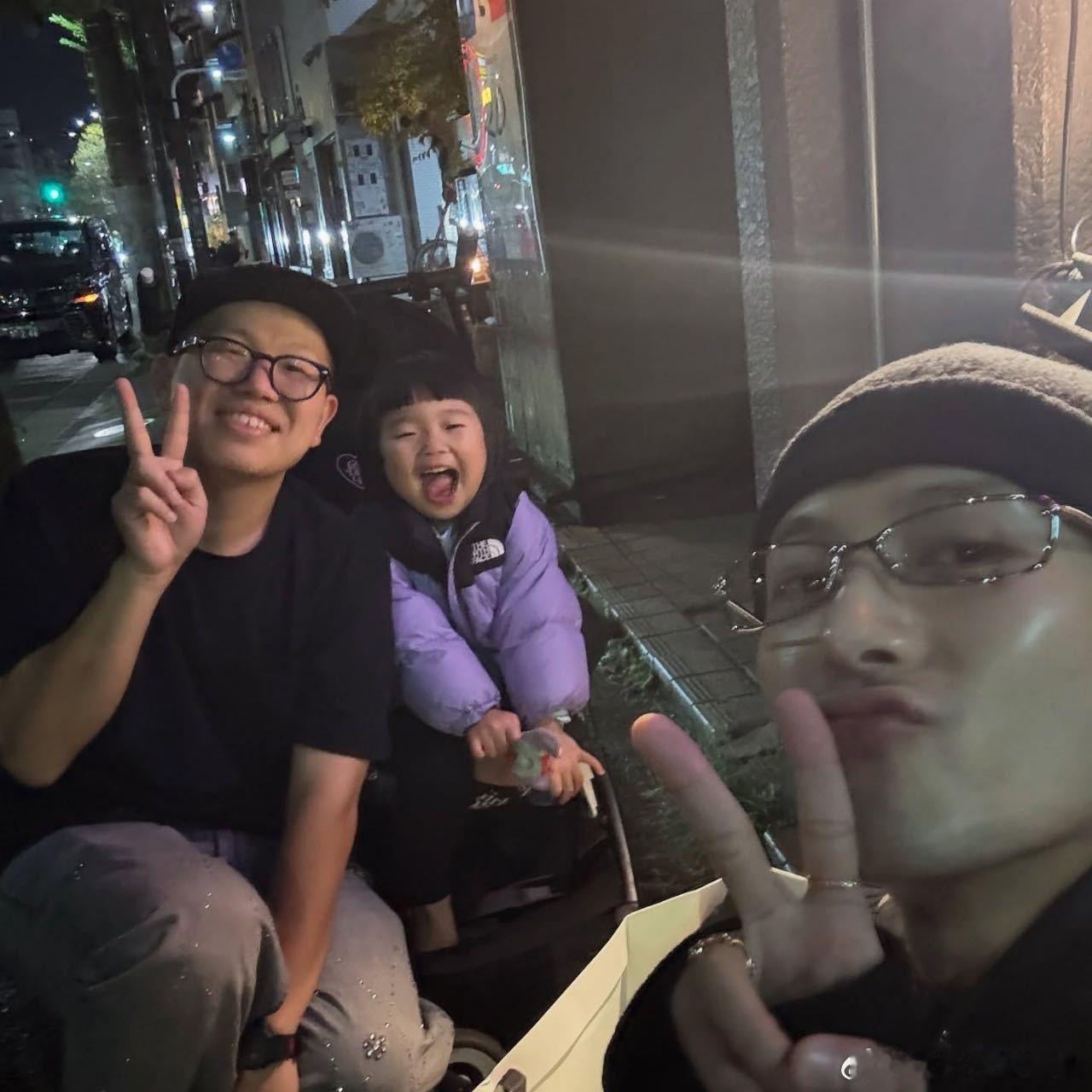 王嘉尔的跟拍我梦里的工作 如果能跟拍王嘉尔，简直是我的梦想！第一视角近距离感受他