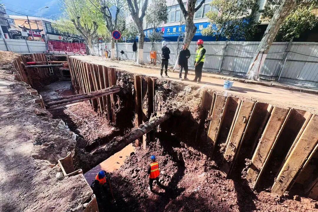 网民向大理州州长求助大理市文献片区排小防涝设施建设项目的最新进展→

巍山路与漾