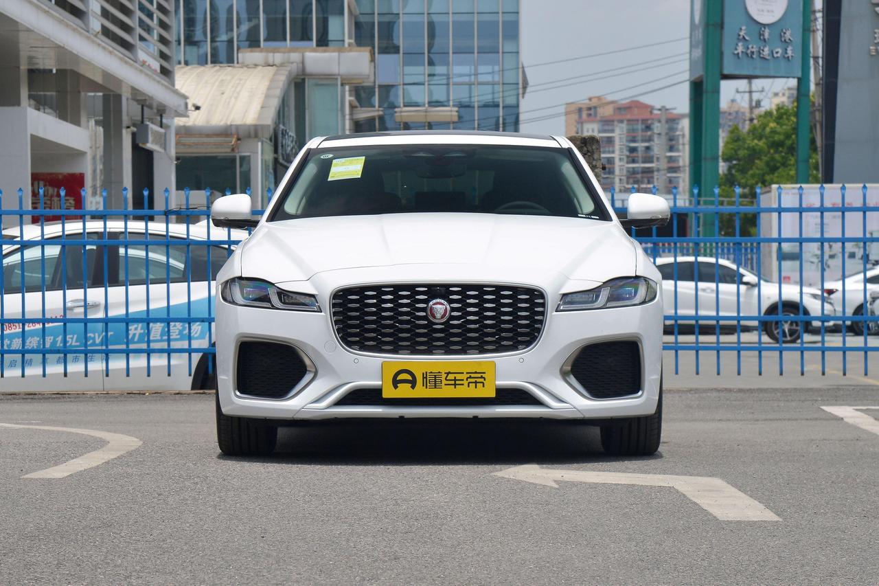 最近在二手车市场转了半个多月，光是XFL就看了十来台，价格真让人心动。2019款